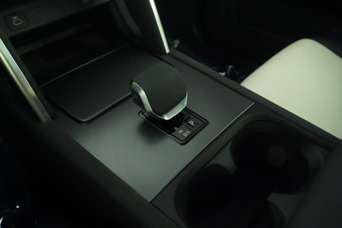Used 2025 Land Rover Discovery Sport Dynamic SE image 48