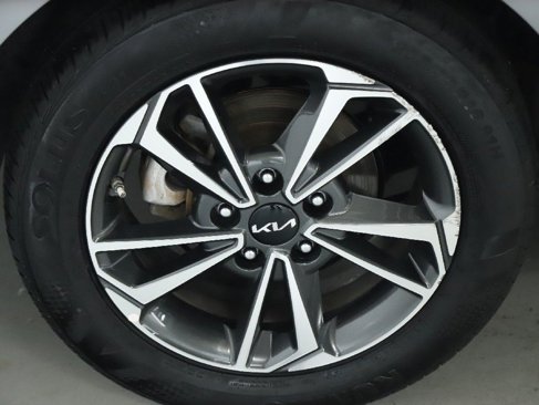 Used 2024 Kia Forte LXS image 12