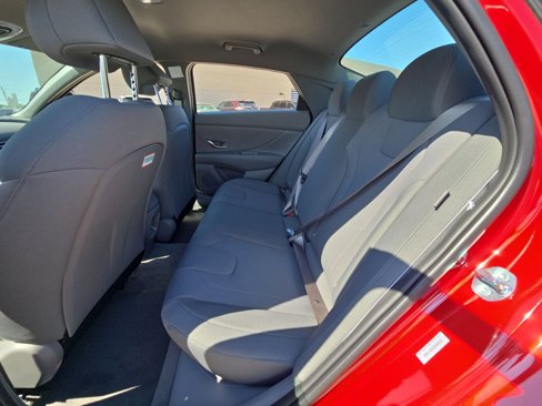 New 2025 Hyundai Elantra SE image 9