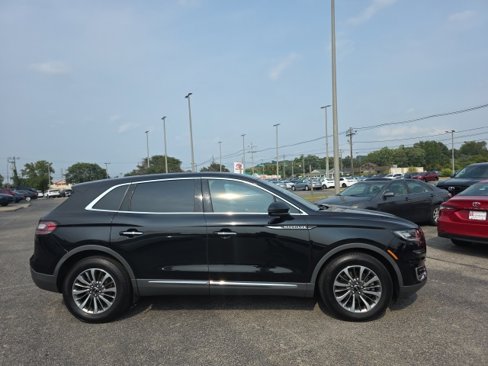 Used 2020 Lincoln Nautilus Reserve image 4