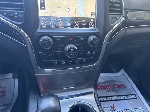 Used 2018 Jeep Grand Cherokee Overland image 18