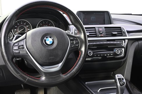 Used 2018 BMW 330i xDrive Sedan w/ Convenience Package image 12