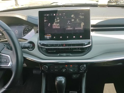 Used 2022 Jeep Compass Limited image 17