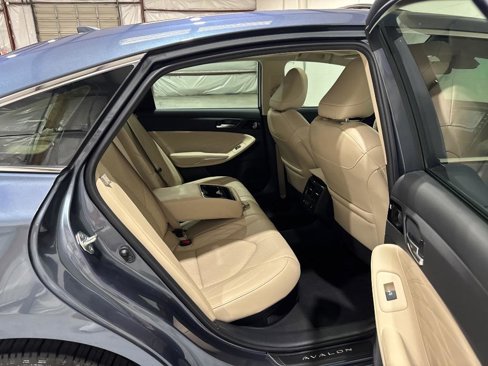 Used 2020 Toyota Avalon Limited image 72