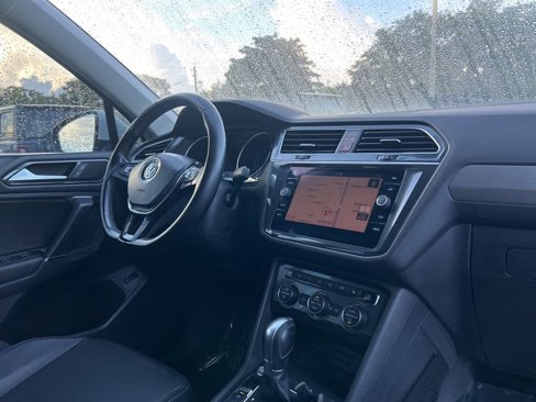 Used 2018 Volkswagen Tiguan SEL image 23