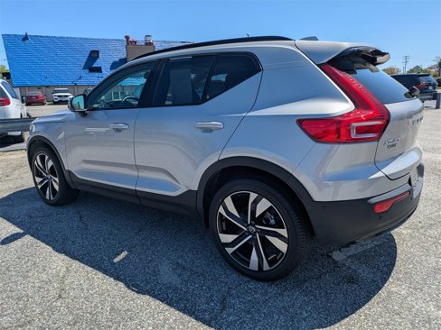 Certified 2023 Volvo XC40 B5 Plus image 6