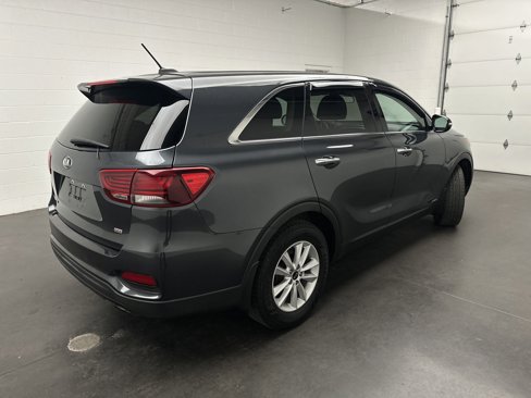 Used 2020 Kia Sorento LX image 9