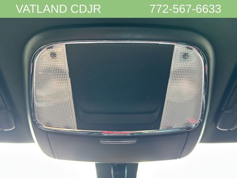 Used 2018 Dodge Charger SXT w/ Blacktop Package image 25