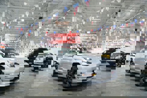 Used 2018 Tesla Model 3 Long Range image 2