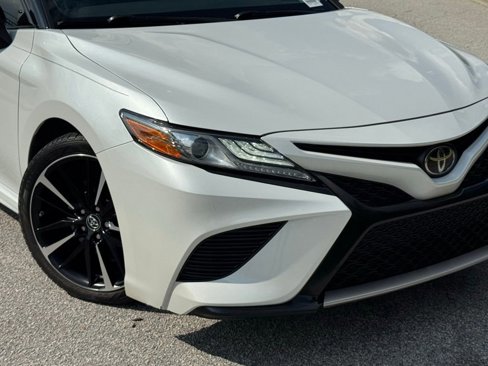 Used 2019 Toyota Camry XSE image 7