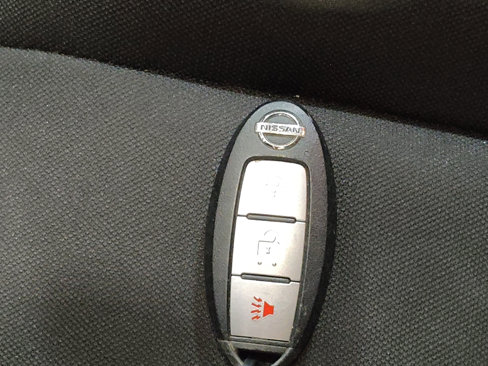 Used 2020 Nissan Pathfinder S image 32
