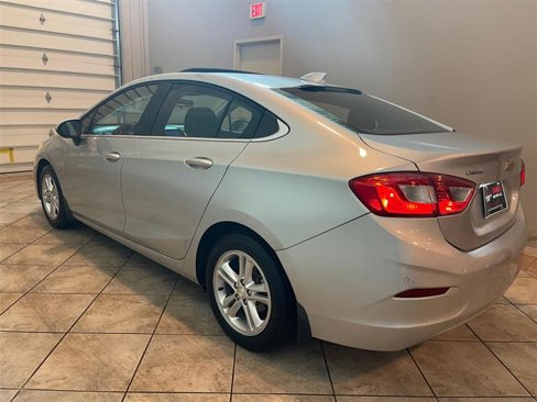 Used 2017 Chevrolet Cruze LT image 51