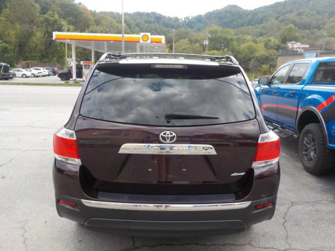 Used 2013 Toyota Highlander SE image 8