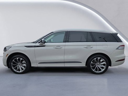 Used 2021 Lincoln Aviator Grand Touring w/ Elements Package Plus image 6