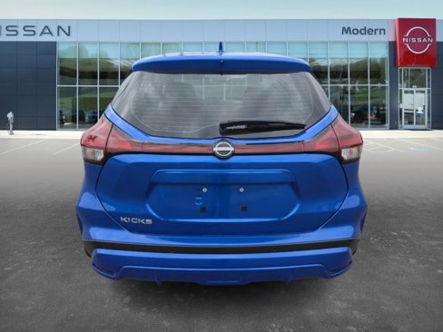 New 2025 Nissan Kicks Play S image 6
