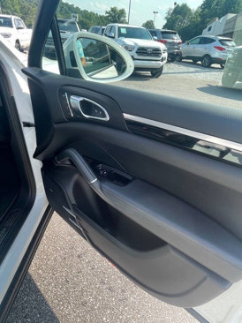 Used 2016 Porsche Cayenne image 14