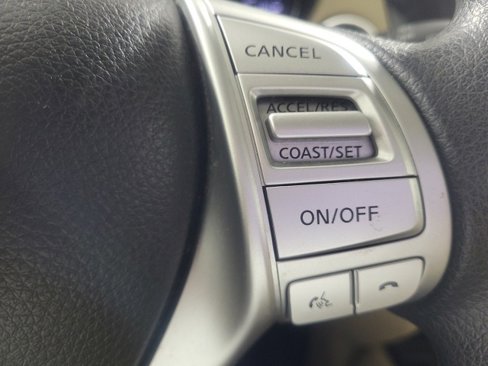 Used 2016 Nissan Rogue SV w/ SV Moonroof Package image 30