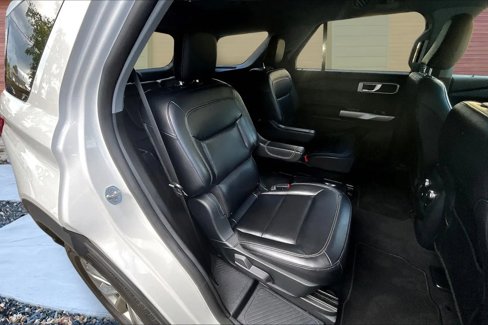 Used 2021 Ford Explorer XLT w/ Equipment Group 202A image 26