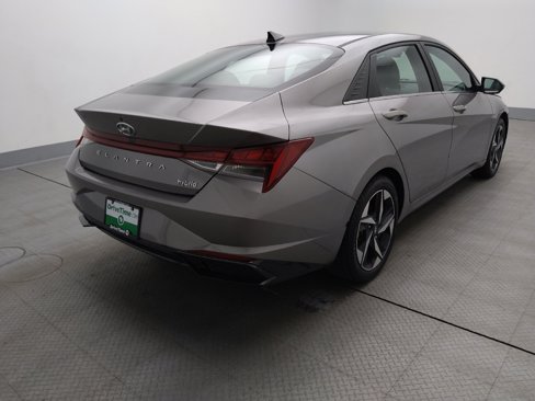 Used 2023 Hyundai Elantra Limited image 9