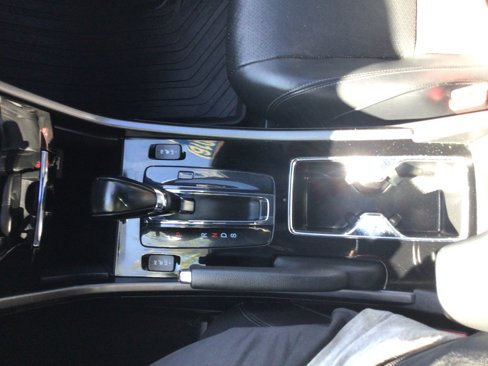 Used 2016 Honda Accord Touring image 10