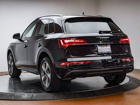 Certified 2024 Audi Q5 2.0T Premium Plus image 9