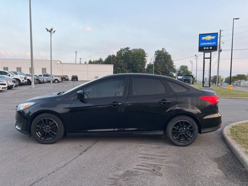 Used 2018 Ford Focus SE image 2