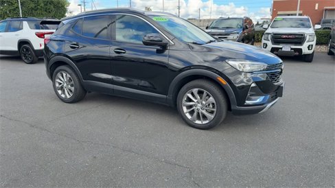 Used 2022 Buick Encore GX Essence w/ Advanced Technology Package image 2