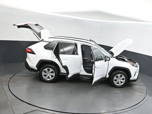 Used 2020 Toyota RAV4 LE image 47