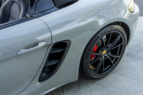 Used 2018 Porsche 718 Boxster GTS image 5