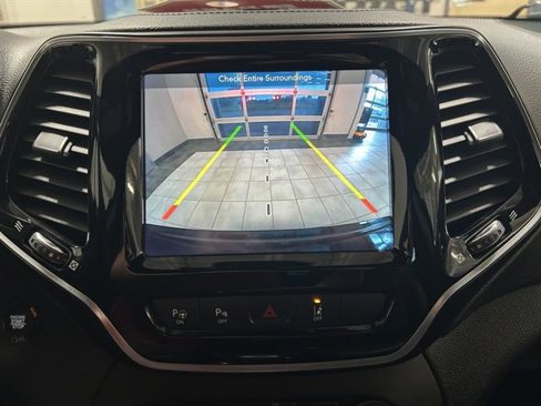Used 2019 Jeep Cherokee High Altitude image 11