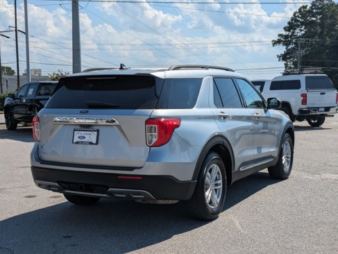Used 2022 Ford Explorer XLT w/ Equipment Group 202A image 5