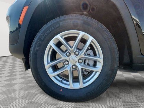 New 2025 Jeep Grand Cherokee Laredo X w/ Luxury Tech Group I image 14
