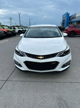 Used 2018 Chevrolet Cruze LT w/ Convenience Package image 3