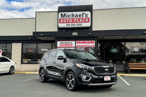 Used 2017 Kia Sorento EX image 2
