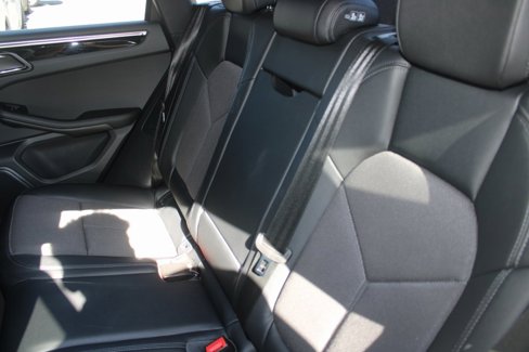 Certified 2024 Porsche Macan image 19