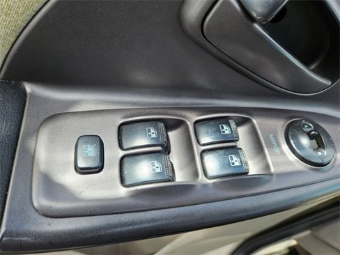 Used 2003 Hyundai Elantra GLS image 12
