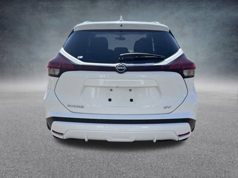 Used 2023 Nissan Kicks SV image 6