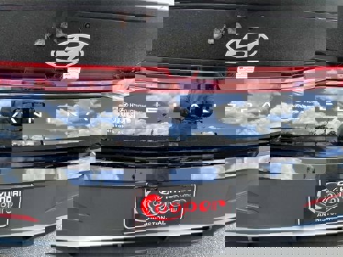 New 2025 Hyundai Elantra Sport image 8