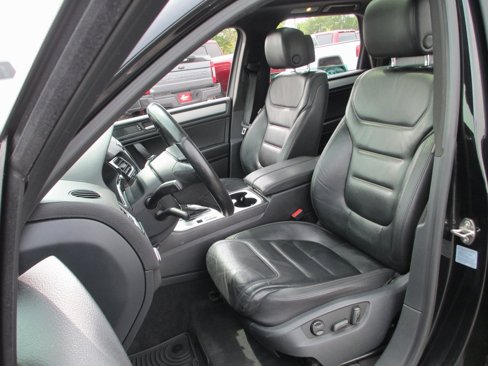 Used 2014 Volkswagen Touareg VR6 image 17
