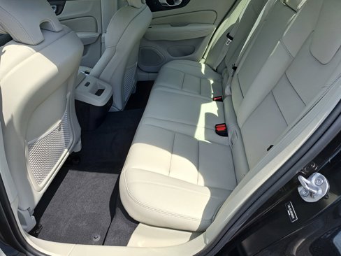 New 2024 Volvo S60 B5 Plus w/ Climate Package image 8