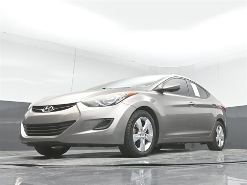 Used 2013 Hyundai Elantra GLS image 17