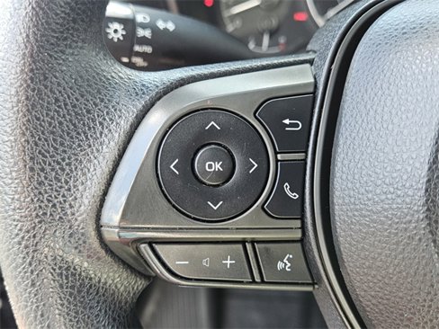 Used 2021 Toyota Corolla LE image 29