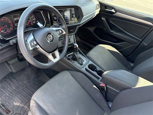 Used 2021 Volkswagen Jetta SE image 4