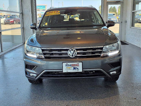 Used 2018 Volkswagen Tiguan SEL image 2