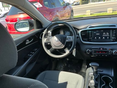 Used 2019 Kia Sorento LX image 15