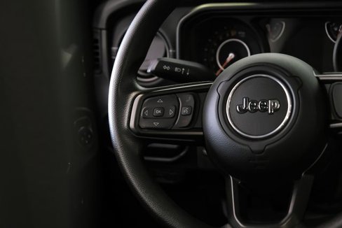 Used 2025 Jeep Gladiator Sport image 53