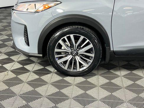 Used 2024 Nissan Kicks SV image 15