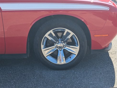 Used 2016 Dodge Challenger SXT image 11