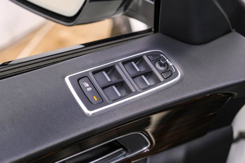 Used 2017 Jaguar F-PACE Prestige image 34
