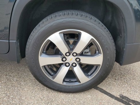 Used 2019 Chevrolet Traverse LT w/ LT Premium Package image 5